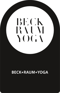 Die Yogalehrerin Birgit Beck vermittelt in ihren HATHA-Yogastunden die Förderung von Entspannung sowie Instrumente zur Stressbewältigung.
